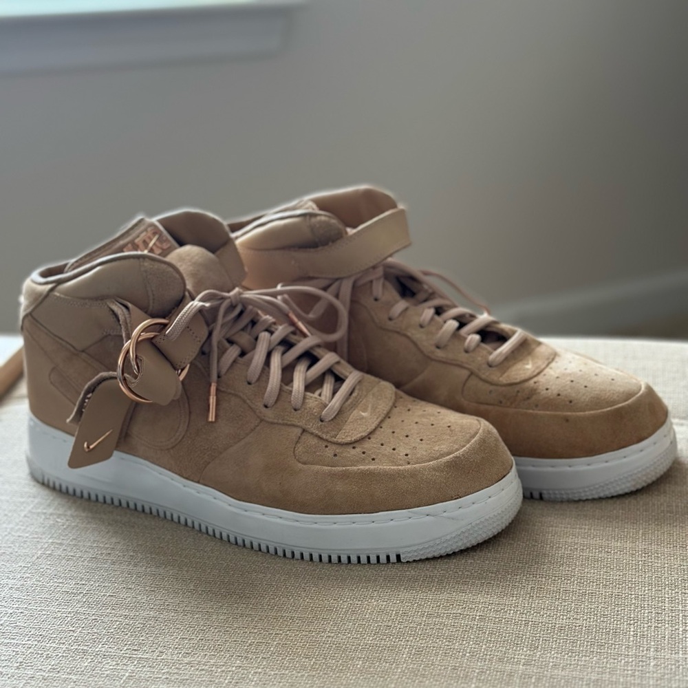 Men’s Nike Air Force 1 Mid Victor Cruz